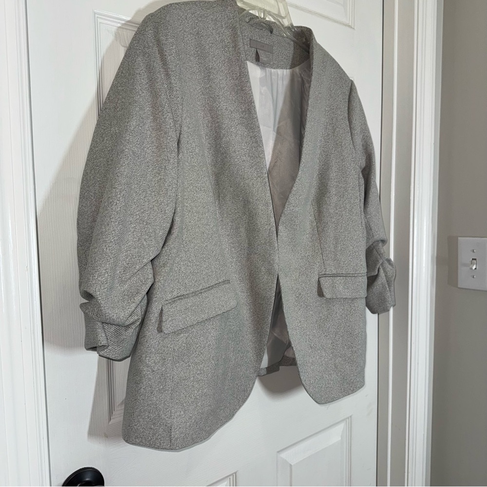 H&M Light Gray Women's Blazer with Ruched Sleeves size XL - Picture 6 of 9
